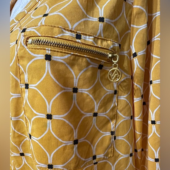 🛍️Adrienne Vittadini Roll up sleeve V-neck blouse with cute pockets size large - Picture 6 of 9